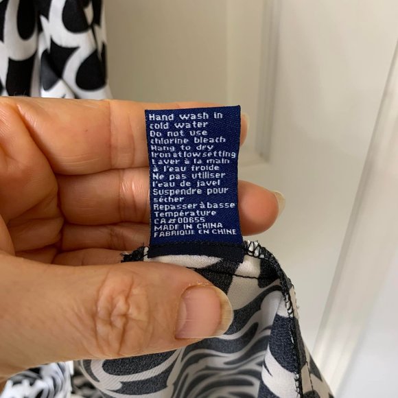 🌷3 for$25🌷Reitmans, US S, Black & White Geometric Circular Print Dress - Picture 8 of 9